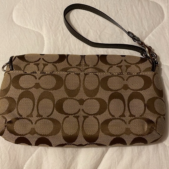 Large Coach Wristlet. - Picture 2 of 4